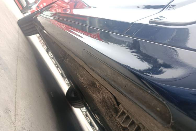 Used BMW 5 Series 2023 530Li Leading Model M Sport Package Right Side Sill
