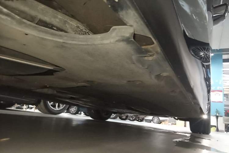 Used BMW 5 Series 2023 530Li Leading Model M Sport Package Right Side Sill
