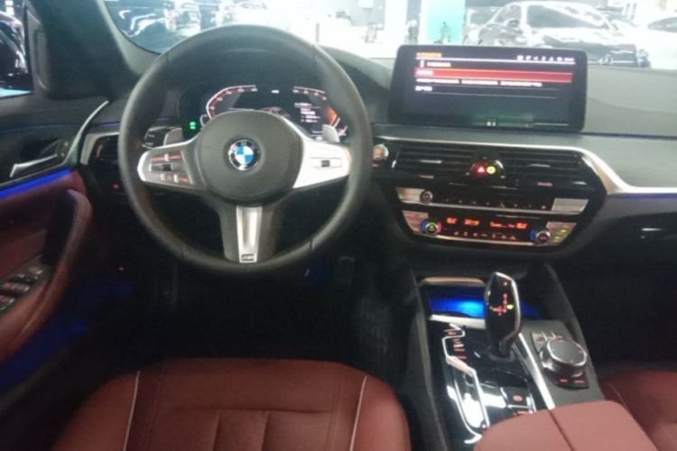 Used BMW 5 Series 2023 530Li Leading Model M Sport Package Steering Wheel