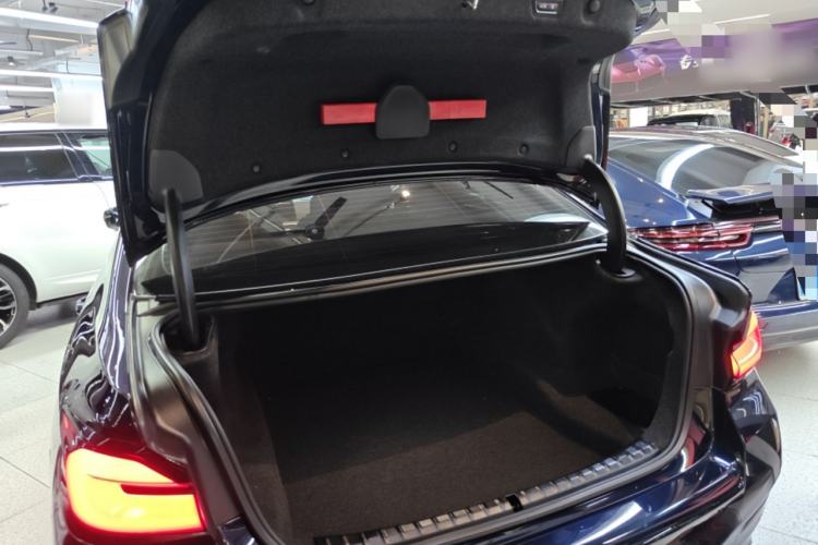 Used BMW 5 Series 2023 530Li Luxury Edition M Sport Package Trunk