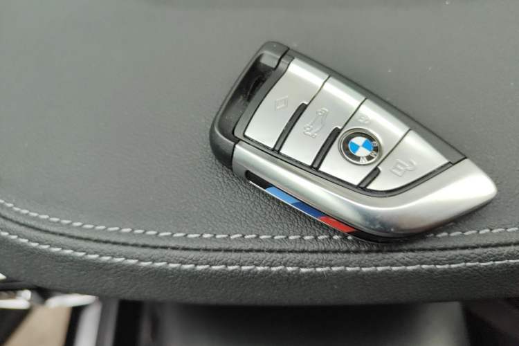 Used BMW 5 Series 2023 530Li Leading Model M Sport Package Vehicle Key