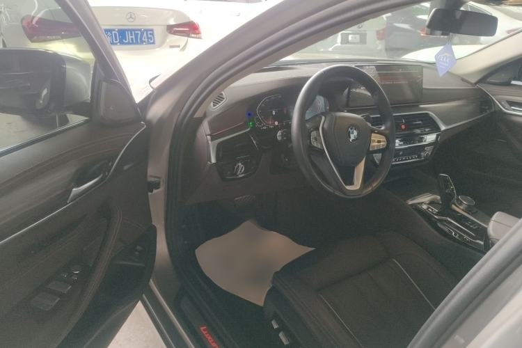 Used BMW 5 Series 2023 530Li Luxury Edition Premium Package Driver Seat
