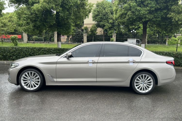Used BMW 5 Series 2023 530Li Luxury Edition Premium Package Exterior 4
