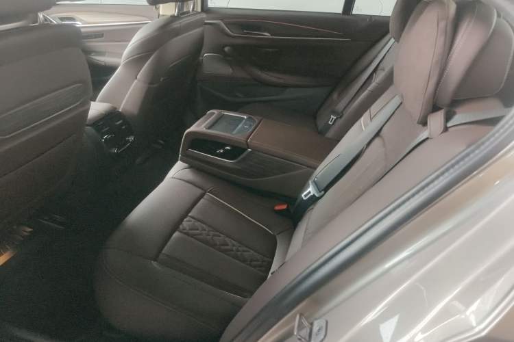 Used BMW 5 Series 2023 530Li Luxury Edition Premium Package Left Rear Seat