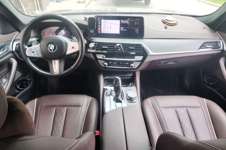 Used BMW 5 Series 2023 530Li Leading Model M Sport Package Center Console