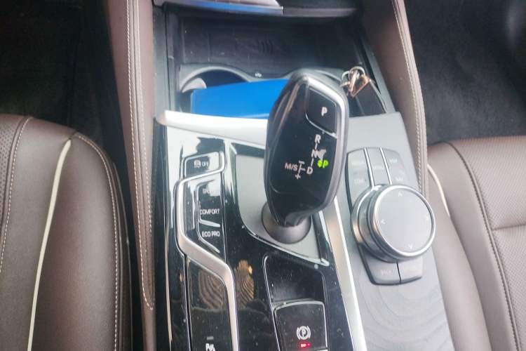 Used BMW 5 Series 2023 530Li Leading Model M Sport Package Gear Lever