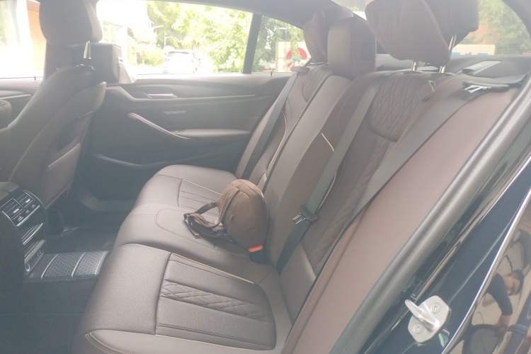 Used BMW 5 Series 2023 530Li Leading Model M Sport Package Left Rear Seat