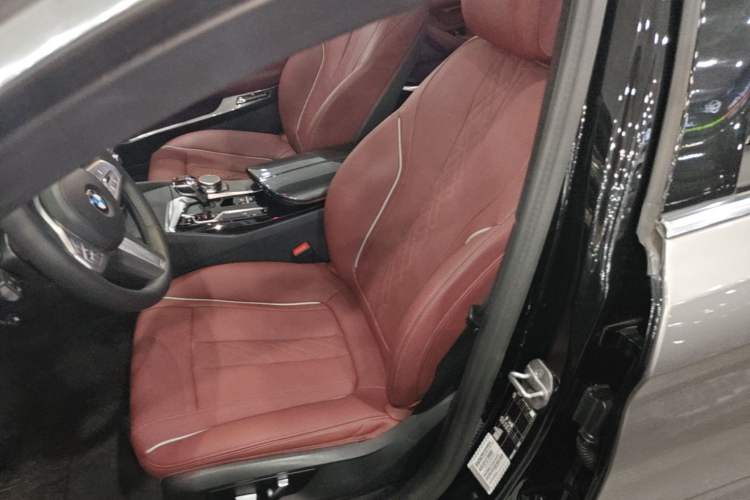 Used BMW 5 Series 2023 530Li Leading Model M Sport Package Left Front Seat