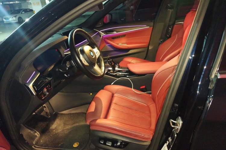 Used BMW 5 Series 2023 530Li Luxury Edition M Sport Package Left Front Seat
