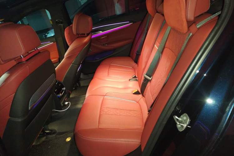 Used BMW 5 Series 2023 530Li Luxury Edition M Sport Package Left Rear Seat