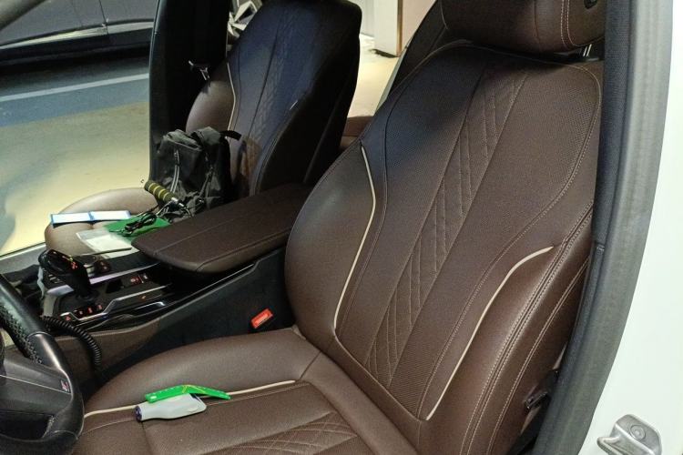 Used BMW 5 Series 2023 530Li Leading Model M Sport Package Left Front Seat