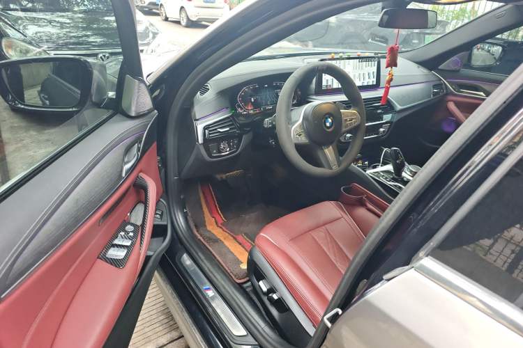 Used BMW 5 Series 2023 530Li Leading Model M Sport Package Driver Seat