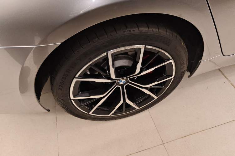 Used BMW 5 Series 2023 530Li Luxury Edition M Sport Package Right Rear Wheel Hub
