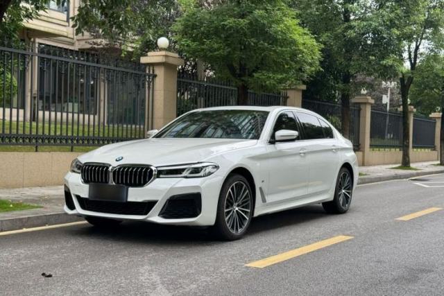 Ojetý BMW 5 Series 2023 530Li Leading Model M Sport Package