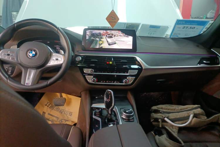 Used BMW 5 Series 2023 530Li Leading Model M Sport Package Audio And AC Panel