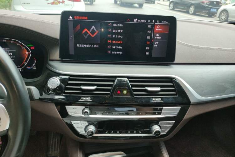 Used BMW 5 Series 2023 530Li Leading Model M Sport Package Audio And AC Panel