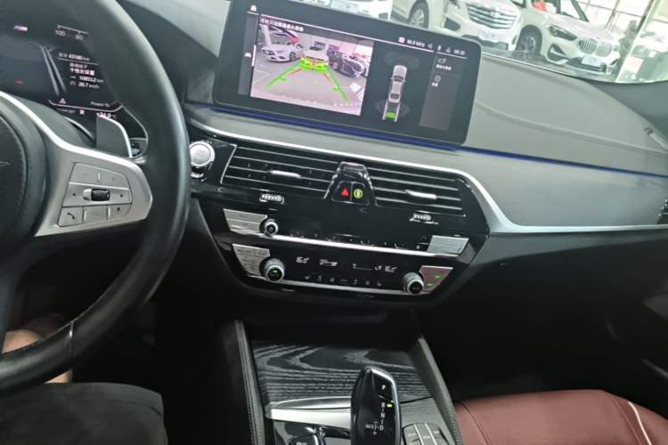 Used BMW 5 Series 2023 530Li Leading Model M Sport Package Audio And AC Panel