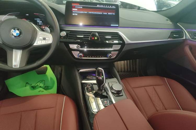 Used BMW 5 Series 2023 530Li xDrive M Sport Package Audio And AC Panel