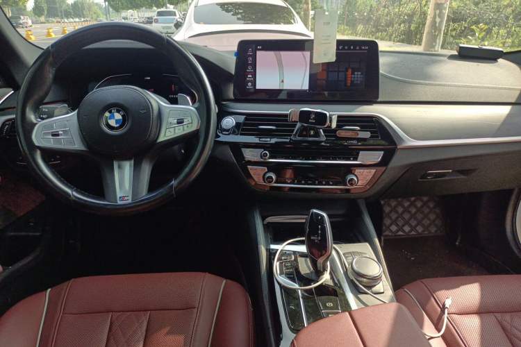 Used BMW 5 Series 2023 530Li Leading Model M Sport Package Center Console
