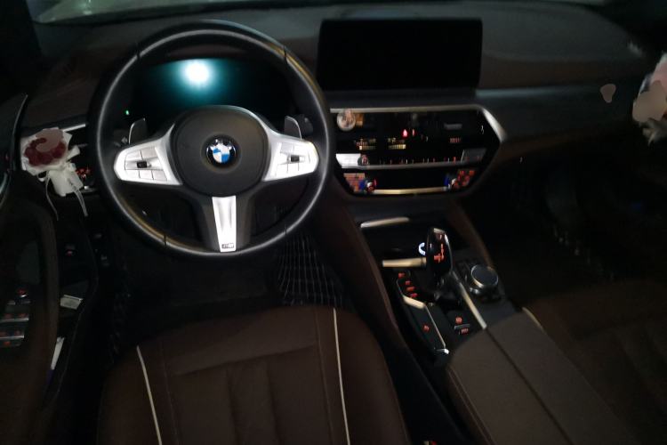 Used BMW 5 Series 2023 Restyled 530Li Leading Edition M Sport Package Center Console