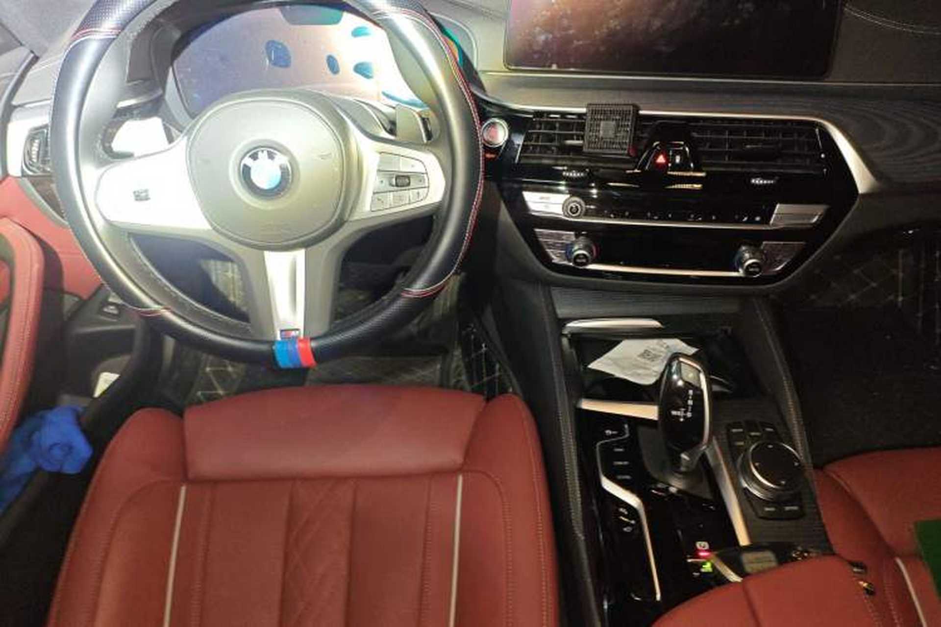 Used BMW 5 Series 2023 530Li Luxury Edition M Sport Package Center Console
