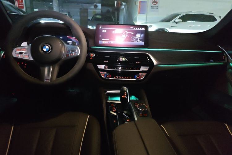 Used BMW 5 Series 2023 530Li Leading Model M Sport Package Center Console
