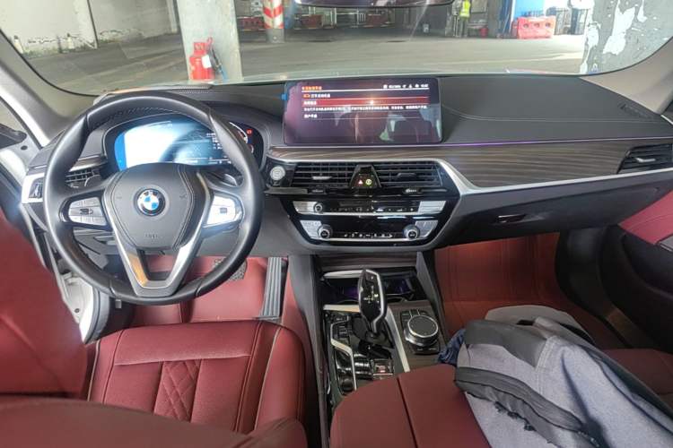Used BMW 5 Series 2023 530Li Leading Edition Luxury Package Center Console