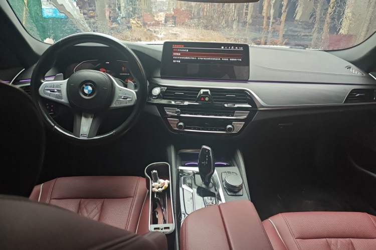 Used BMW 5 Series 2023 Restyled 530Li Leading Edition M Sport Package Center Console
