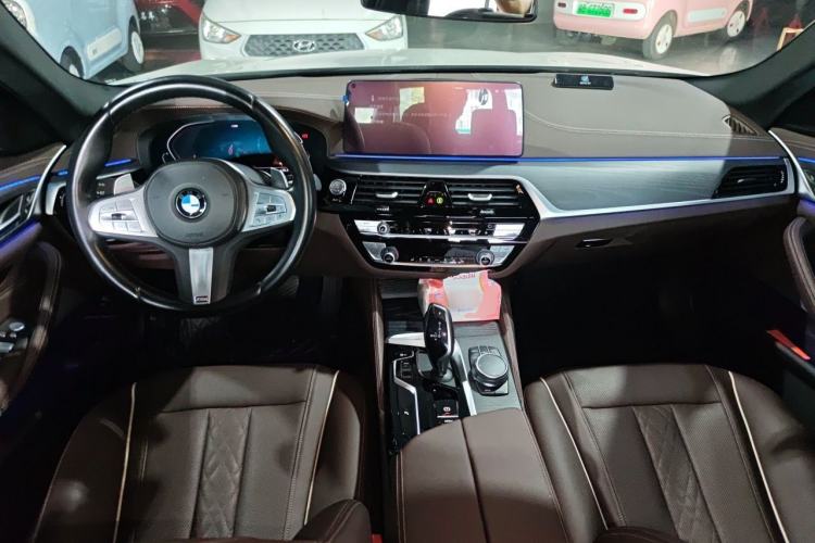Used BMW 5 Series 2023 530Li Leading Model M Sport Package Center Console