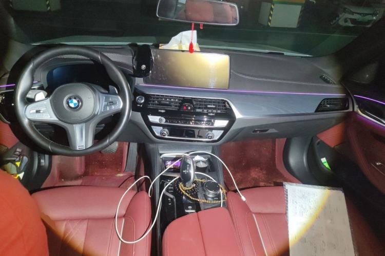 Used BMW 5 Series 2023 530Li Luxury Edition M Sport Package Center Console