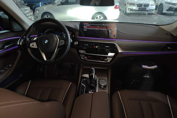 Used BMW 5 Series 2023 530Li Leading Edition Luxury Package Center Console