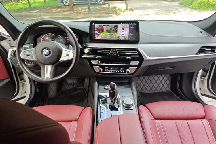 Used BMW 5 Series 2023 530Li Luxury Edition M Sport Package Center Console
