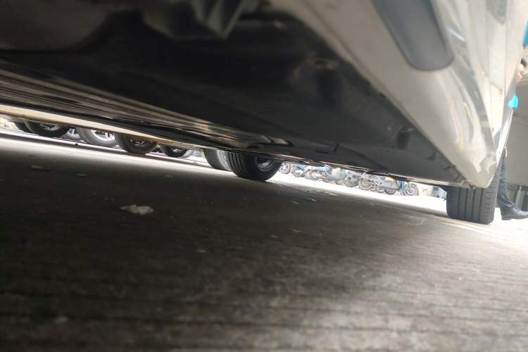 Used BMW 5 Series 2023 530Li Leading Model M Sport Package Chassis Front Left