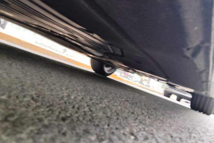 Used BMW 5 Series 2023 530Li Leading Model M Sport Package Chassis Front Left