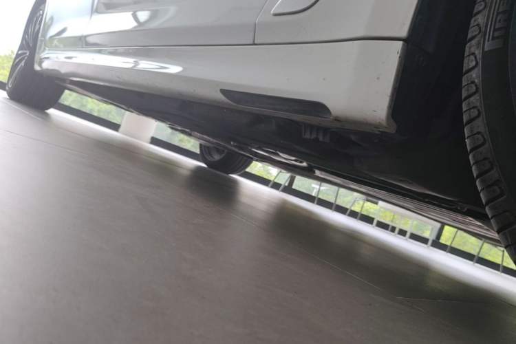 Used BMW 5 Series 2023 530Li Leading Model M Sport Package Chassis Front Right