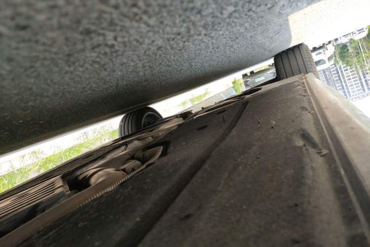 Used BMW 5 Series 2023 530Li Leading Model M Sport Package Chassis Front Right