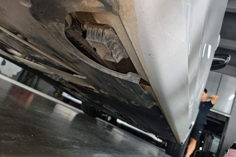 Used BMW 5 Series 2023 530Li Leading Model M Sport Package Chassis Rear Right