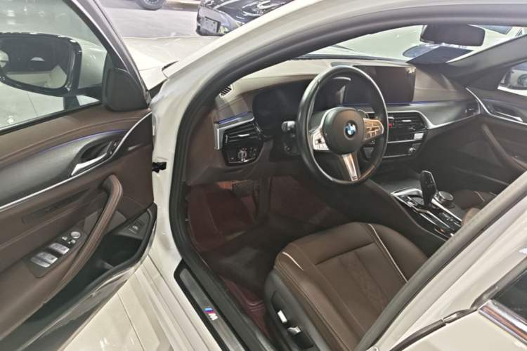 Used BMW 5 Series 2023 530Li xDrive M Sport Package Driver Seat