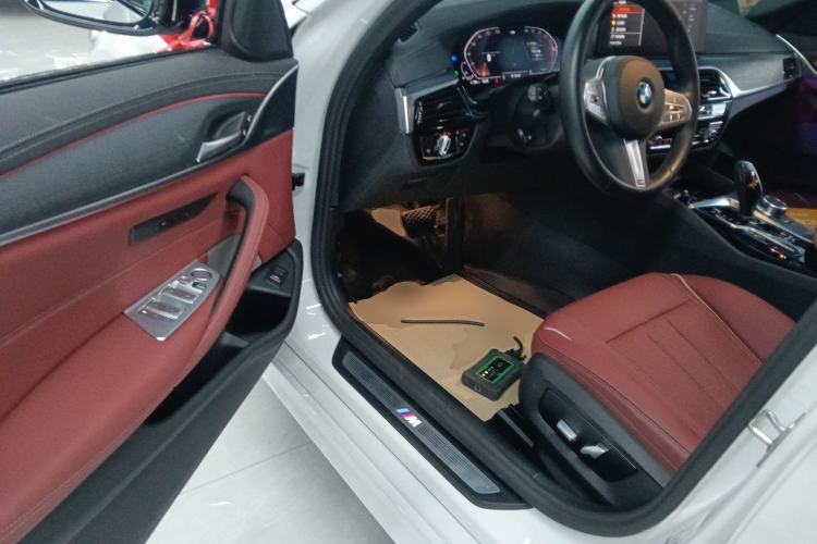 Used BMW 5 Series 2023 530Li Leading Model M Sport Package Driver Seat