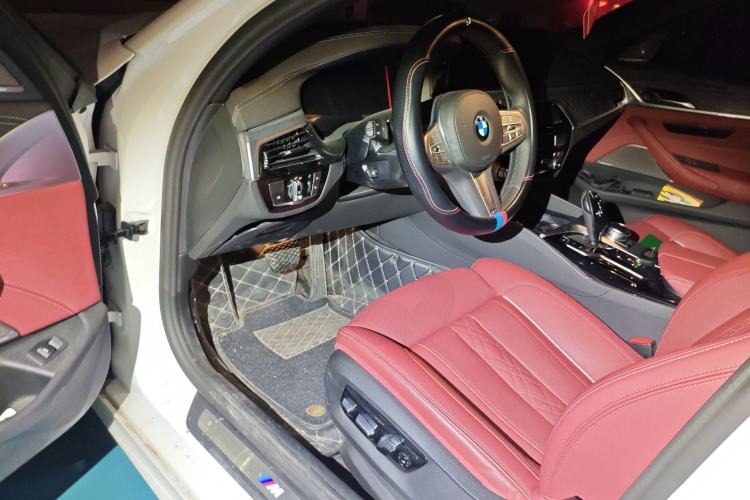 Used BMW 5 Series 2023 530Li Luxury Edition M Sport Package Driver Seat