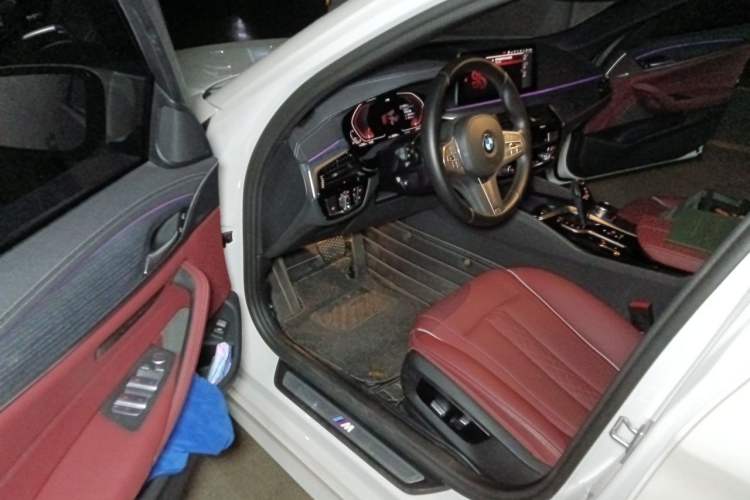 Used BMW 5 Series 2023 530Li Leading Model M Sport Package Driver Seat