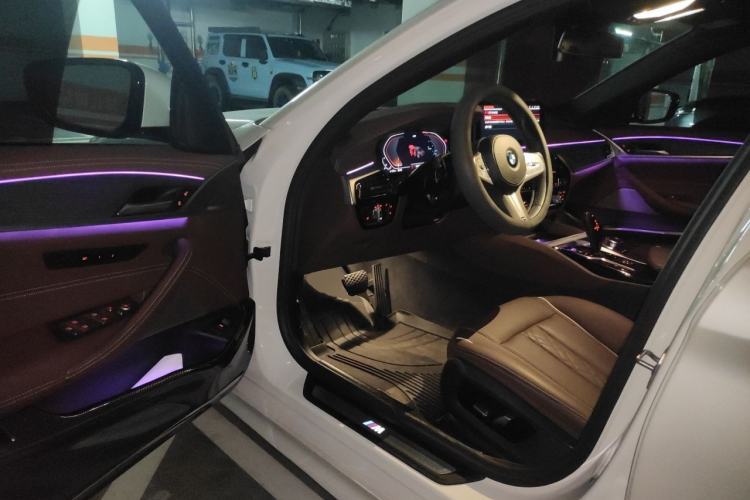 Used BMW 5 Series 2023 530Li Leading Model M Sport Package Driver Seat
