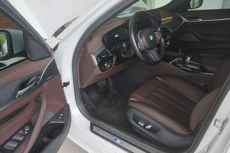 Used BMW 5 Series 2023 530Li Leading Model M Sport Package Driver Seat