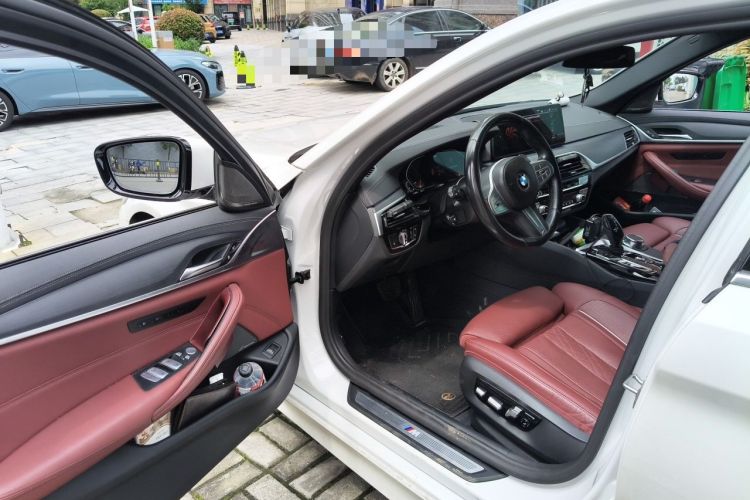 Used BMW 5 Series 2023 530Li Luxury Edition M Sport Package Driver Seat