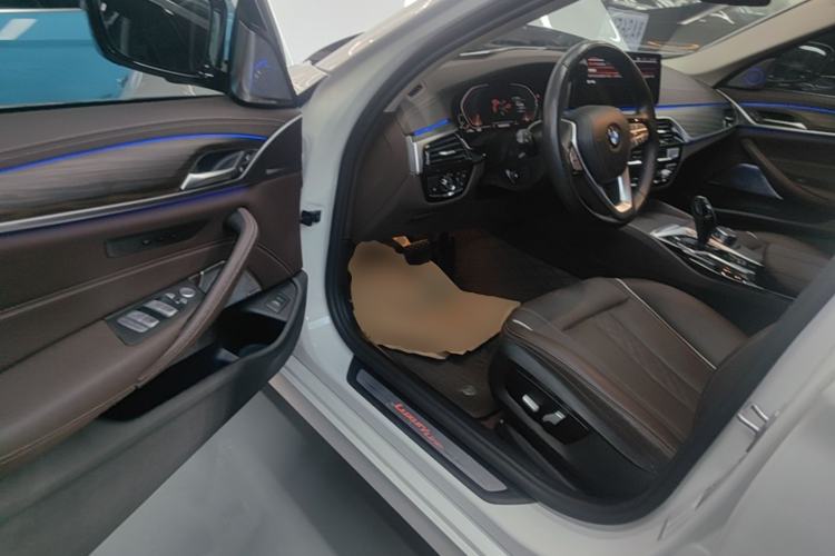 Used BMW 5 Series 2023 530Li Leading Edition Luxury Package Driver Seat