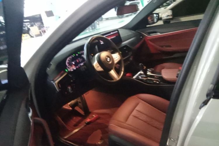Used BMW 5 Series 2023 530Li Leading Model M Sport Package Driver Seat