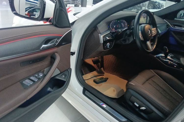 Used BMW 5 Series 2023 530Li Leading Model M Sport Package Driver Seat