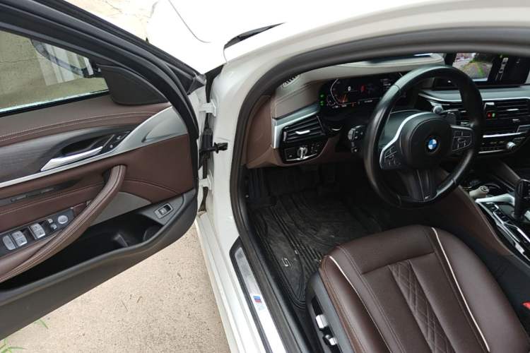 Used BMW 5 Series 2023 530Li Leading Model M Sport Package Driver Seat