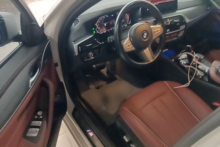 Used BMW 5 Series 2023 530Li Leading Model M Sport Package Driver Seat