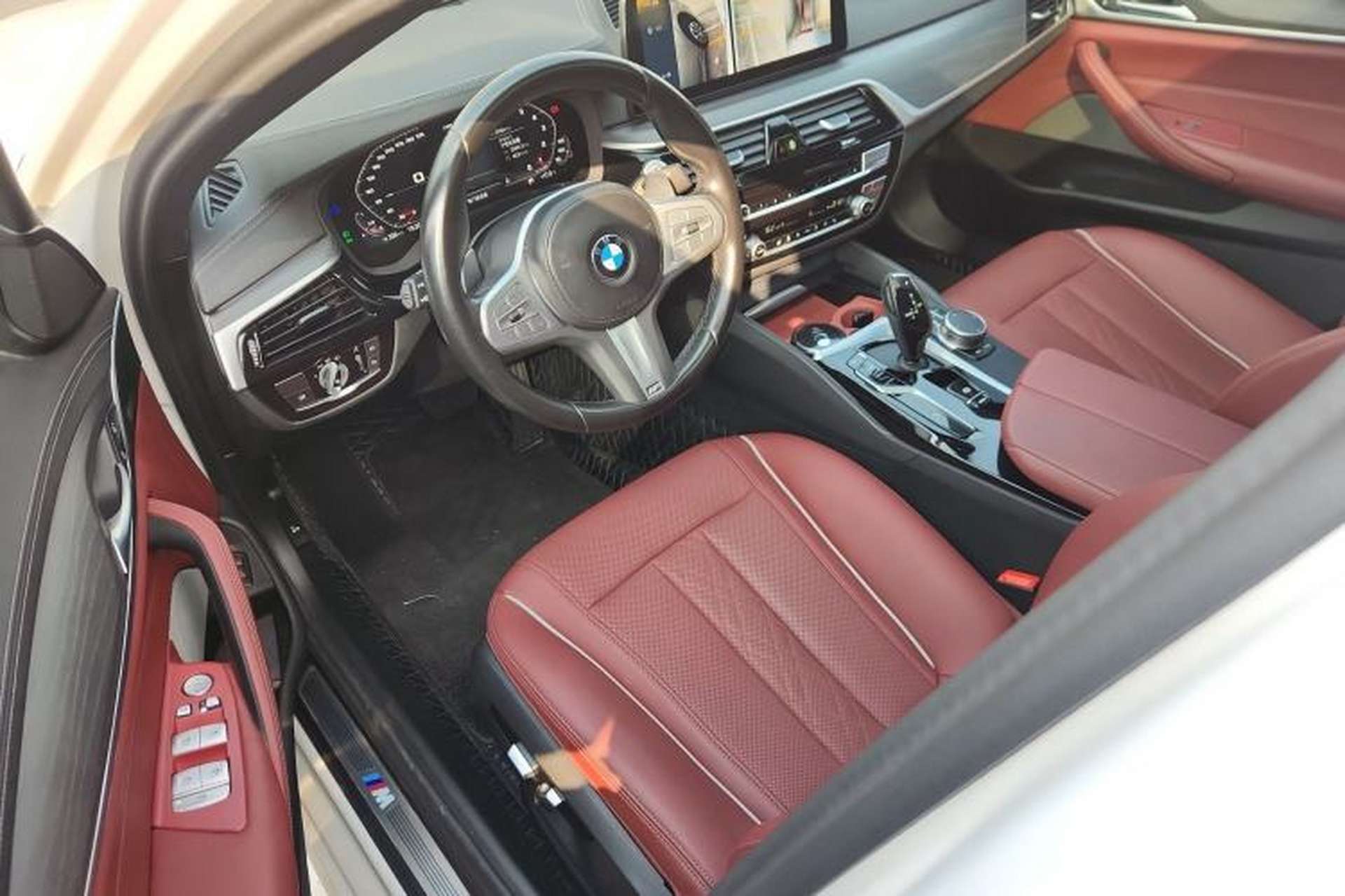 Used BMW 5 Series 2023 Restyled 530Li Leading Edition M Sport Package Driver Seat